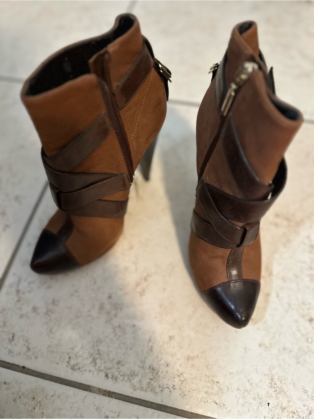 Report Signature Two-Tone Brown Pointed Toe Ankle Boots